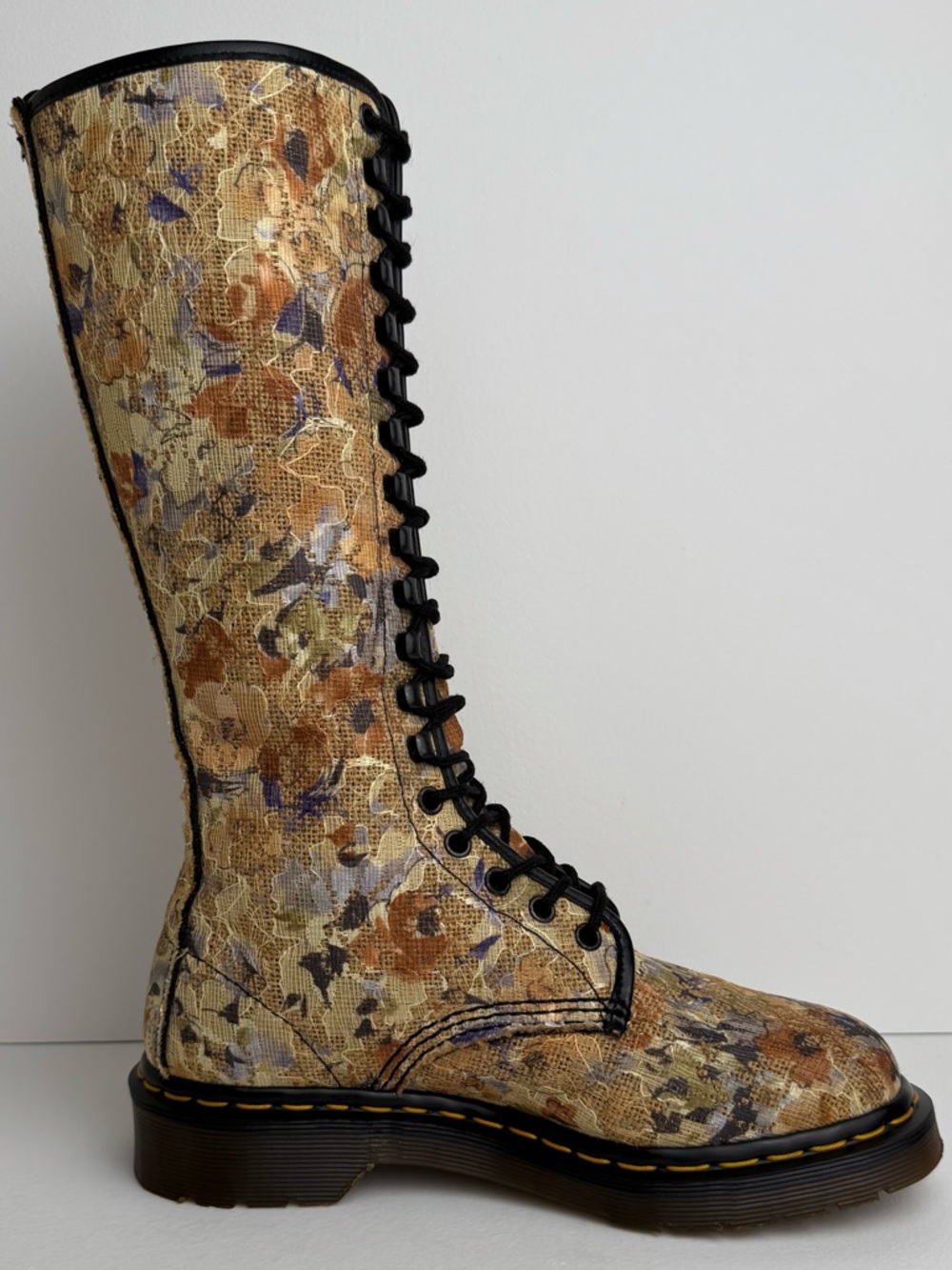 Vintage Dr. Martens Floral Lace Burlap Tall 18 Eye Boots UK 5 - Picture 6 of 16
